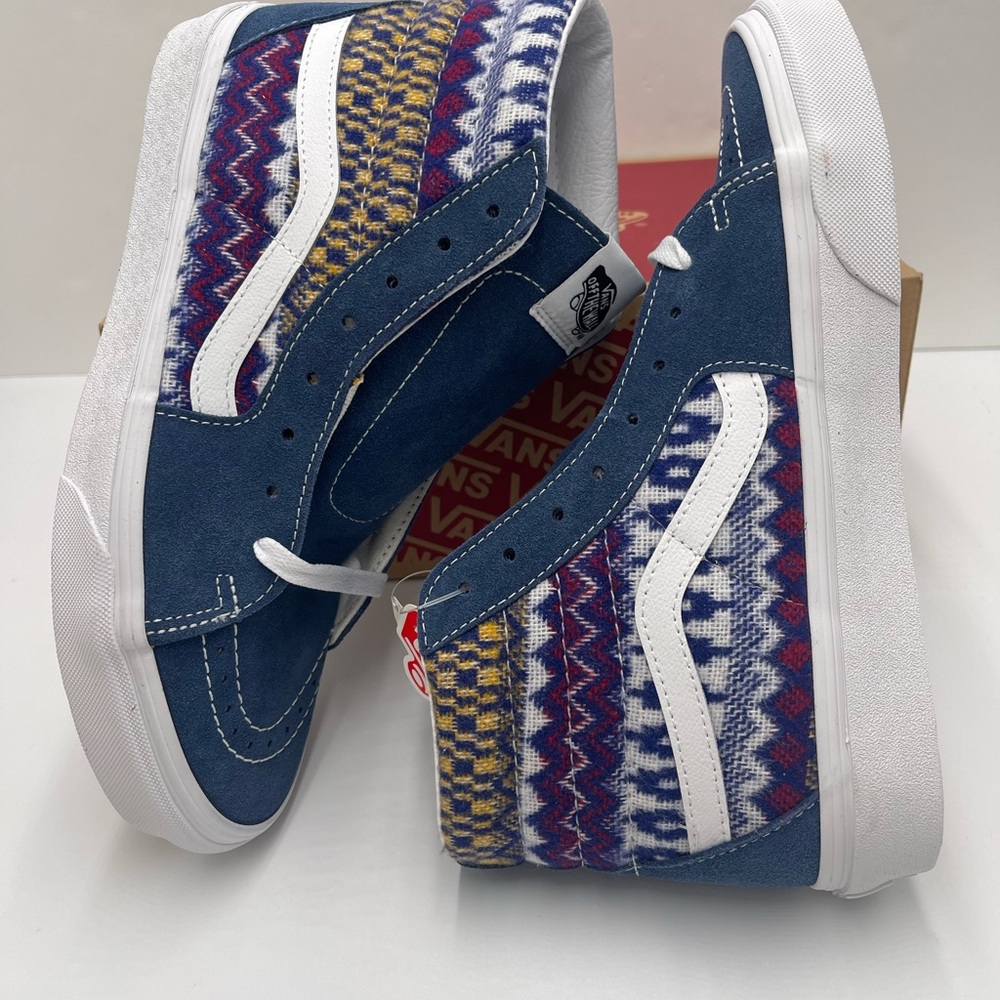 Vans WMNS Sk8-Hi
Fair Isle Biue/Multi Sneakers
VN0A705NBER - Picture 13 of 16